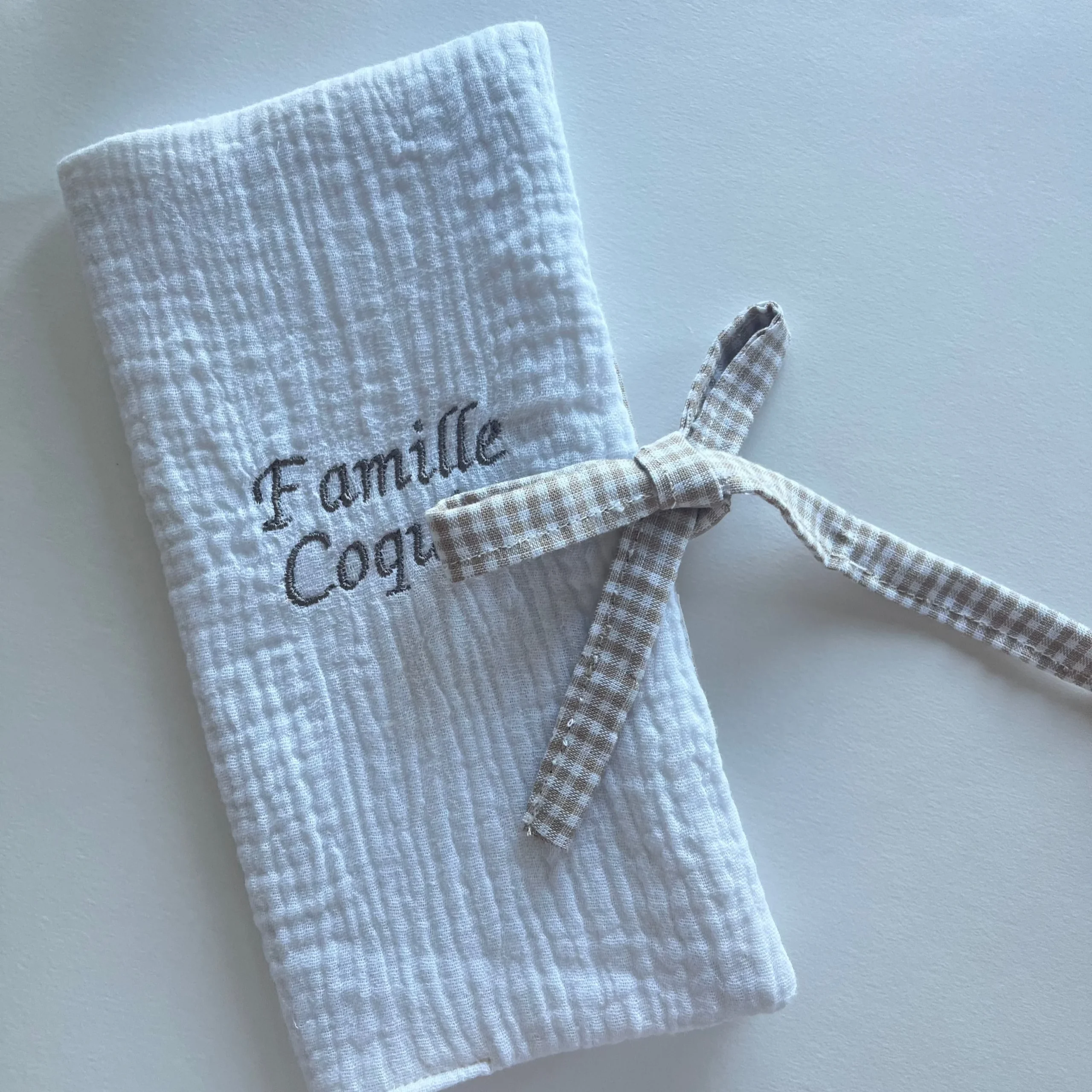 Protège livret de famille en double gaze personnalisable + 18 tissus