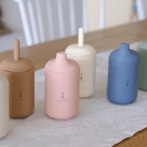 Gobelet en silicone à paille et à bec