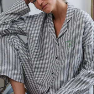 Pyjama Breastfast in bed