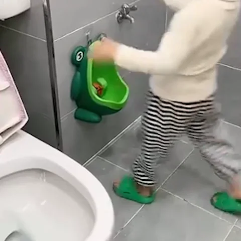 Toilette enfant-urinoir garçon