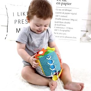 Cube Montessori Fermeture