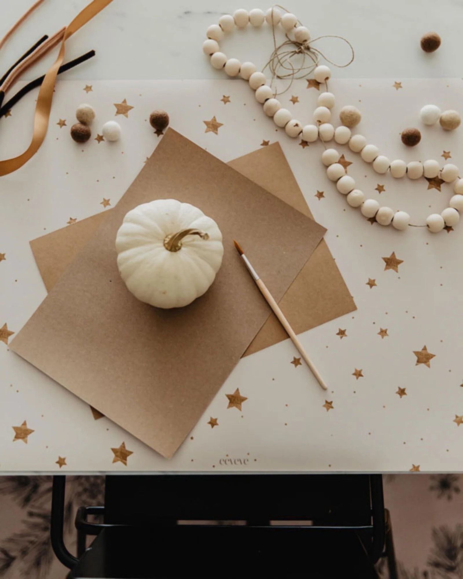 Étoiles - Amande - Tapis de bureau – Image 2